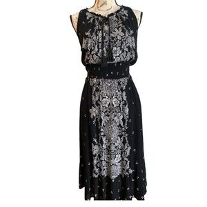 BILA dress, black and white, blouson  style, sleeveless, crinkle crepe fabric,.